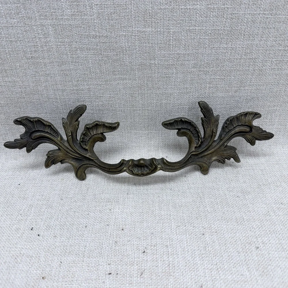 Lot of 9 Vintage Ornate Antique Brass Dresser Drawer Pull Handles A1006 Hardware